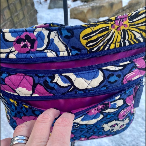 Vera Bradley cross body - Picture 5 of 12